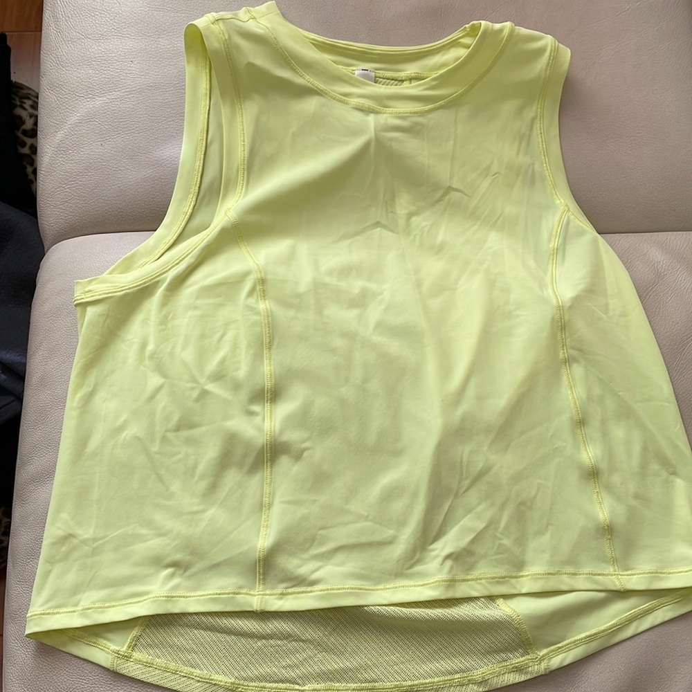 Think it’s called sculpt muscle shirt .